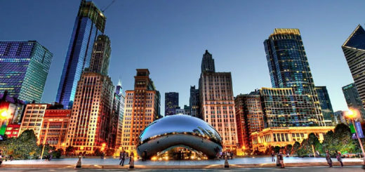 The Bean (Cloud Gate) sculpture and skyline in Chicago