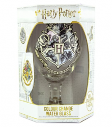 The Hogwarts crest on this water glass fills with color when cold liquid is poured into the glass.
