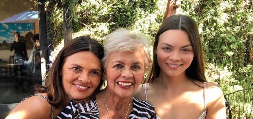 Scarlett Byrne and family members in Instagram photo