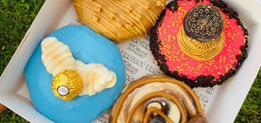 Platform 9 and 4 Quarters Box