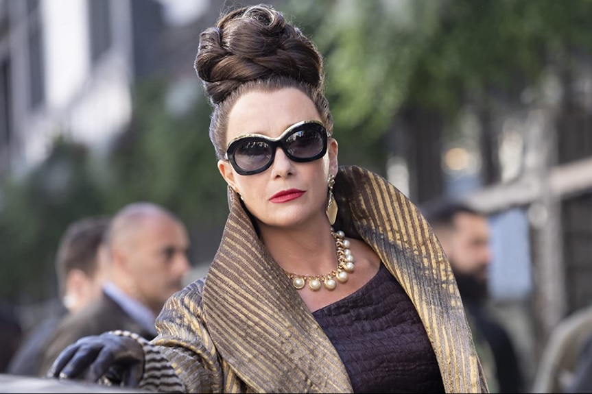 Dame Emma Thompson thinks she sees a puppy. (Credit: Laurie Sparham/Disney)