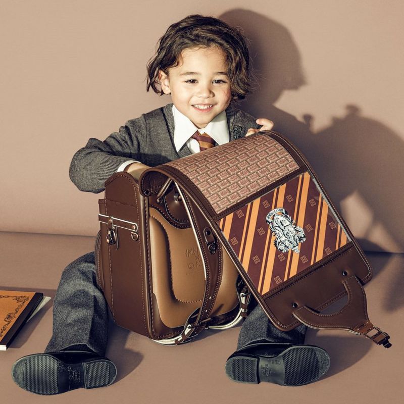 The bag also includes a changeable House attachment.