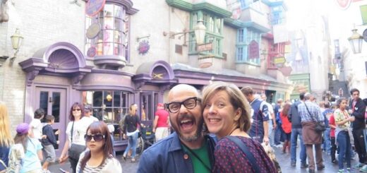 Eduardo Lima and Miraphora Mina are pictured smiling in Diagon Alley at Universal Orlando Resort