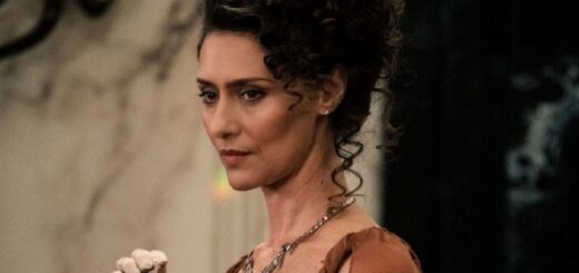 Brazilian soap opera actor Maria Fernanda Cândido announced that she will play Vicência Santos in "Fantastic Beasts: Secrets of Dumbledore."