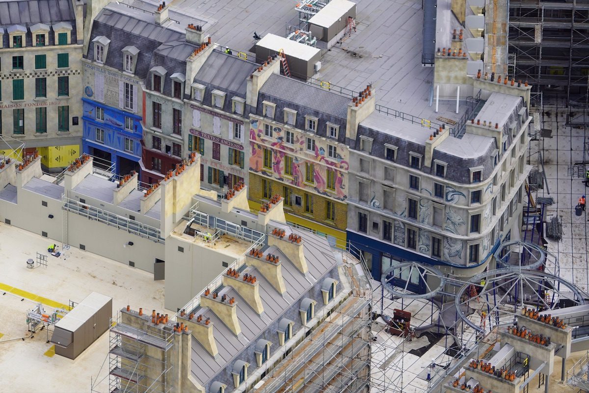 A wide-angle shot shows intricately painted facades. (Source: @bioreconstruct/Twitter)