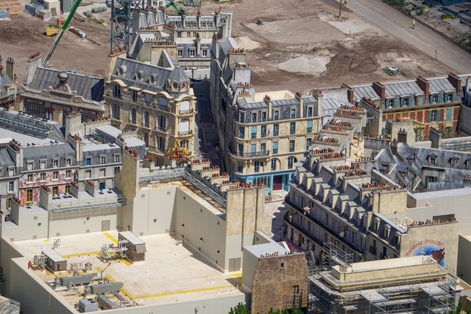 The streets of the Wizarding World park at Epic Universe. (Source: @bioreconstruct/Twitter)