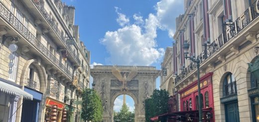 Phoenix arch Wizarding Paris